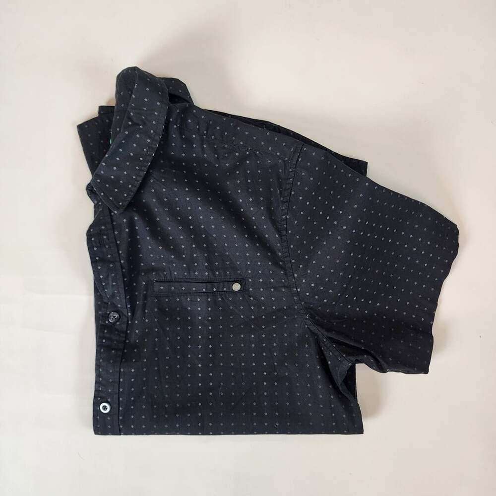 Voyager Short Sleeve Button-Up Shirt Size XL Black Dot